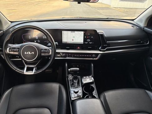 Certified 2024 Kia Sportage EX image 32