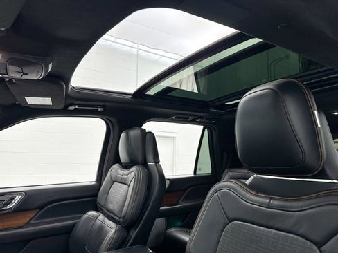 Used 2022 Lincoln Navigator L Black Label image 3