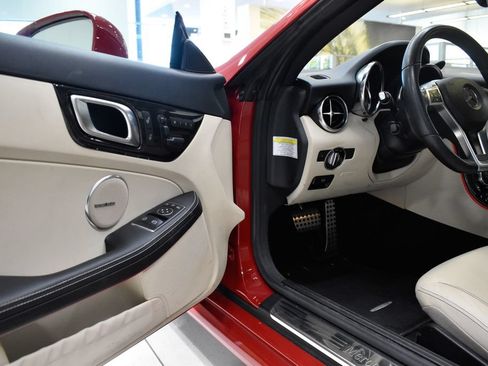 Used 2014 Mercedes-Benz SLK 250 image 14