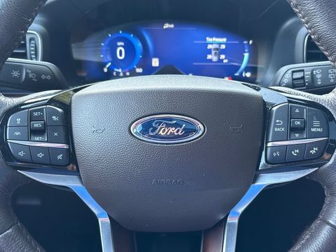Used 2024 Ford Explorer King Ranch w/ Technology Package AWD/4WD image 6