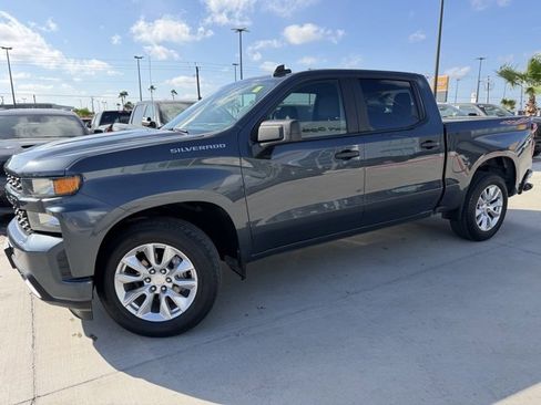Used 2022 Chevrolet Silverado 1500 Custom image 3