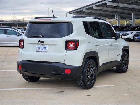 Used 2017 Jeep Renegade Altitude image 4