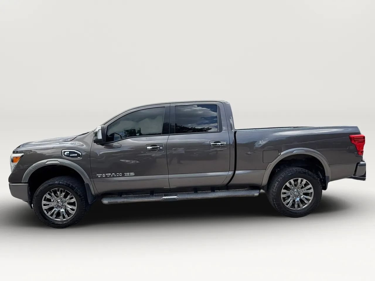 Used 2016 Nissan Titan XD AWD/4WD image 6