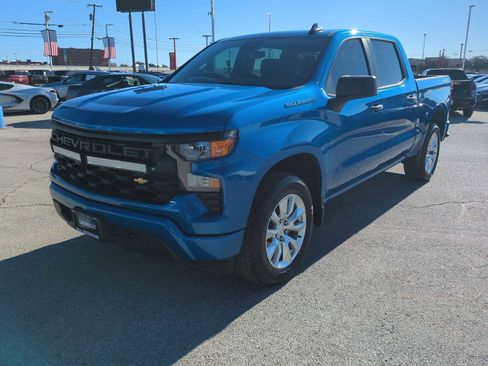 Used 2023 Chevrolet Silverado 1500 Custom image 4