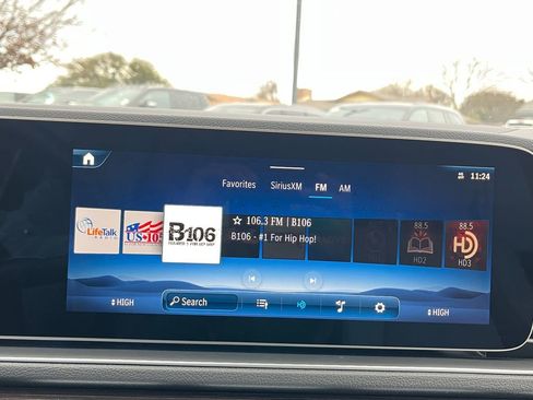 Used 2025 Mercedes-Benz GLE 450e 4MATIC image 8