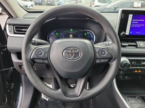 Used 2025 Toyota RAV4 XLE image 21