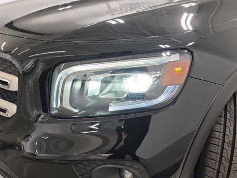 Used 2021 Mercedes-Benz GLB 250 4MATIC image 29