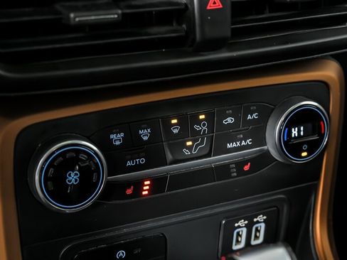 Used 2021 Ford EcoSport SE w/ SE Convenience Package image 29