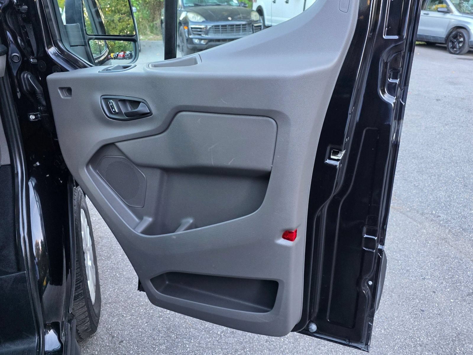 Used 2024 Ford Transit 350 XLT RWD image 34