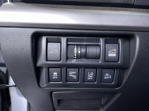 Used 2018 Subaru Outback 2.5i Limited AWD/4WD image 26