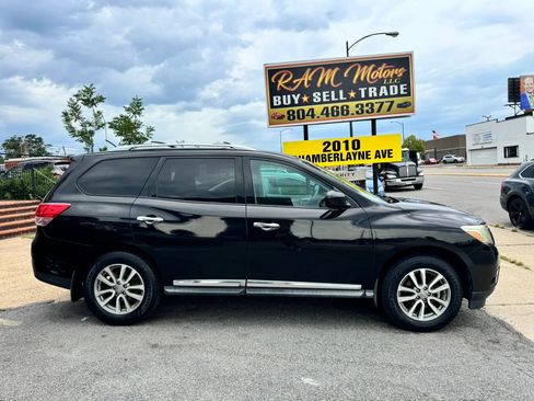 Used 2013 Nissan Pathfinder SL FWD image 2