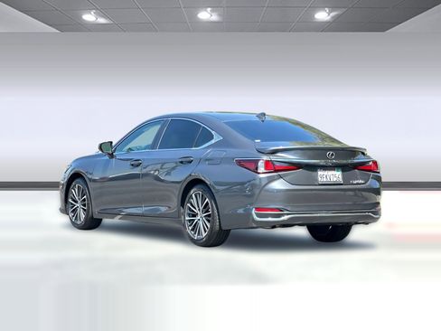 Certified 2023 Lexus ES 300h w/ Premium Package FWD image 3