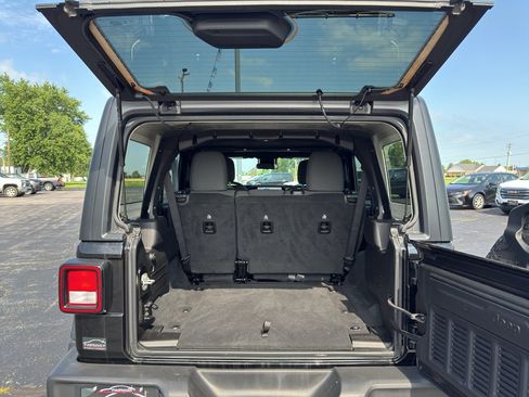 Used 2024 Jeep Wrangler Unlimited Sport AWD/4WD image 19