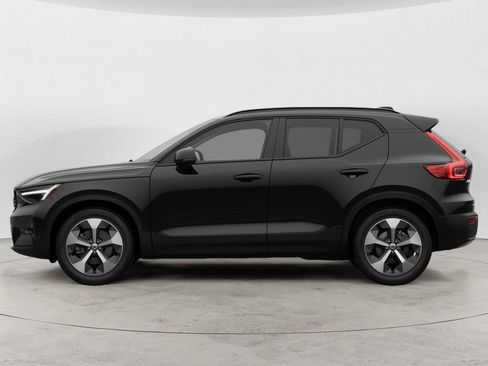 Used 2026 Volvo XC40 B5 Plus AWD/4WD image 4