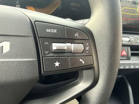 New 2025 Kia K4 LXS image 12