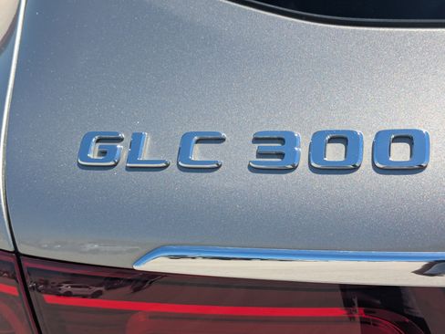 Used 2021 Mercedes-Benz GLC 300 w/ Premium Package image 12