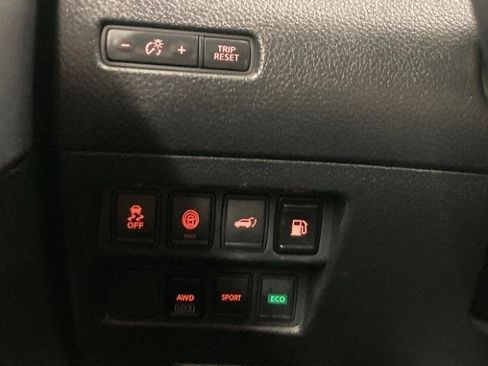 Used 2020 Nissan Rogue SV AWD/4WD image 21
