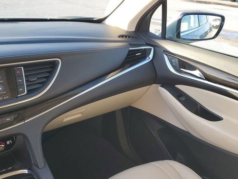 Used 2023 Buick Enclave Essence image 26