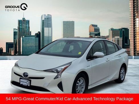 Used 2017 Toyota Prius Three image 1