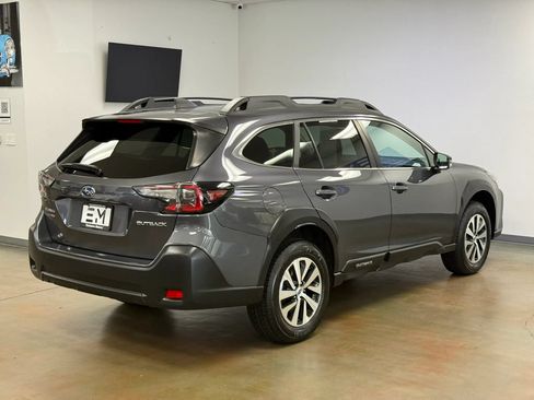 Used 2023 Subaru Outback Premium AWD/4WD image 5