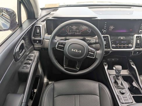 Used 2022 Kia Sorento S w/ Panoramic Sunroof Package FWD image 16