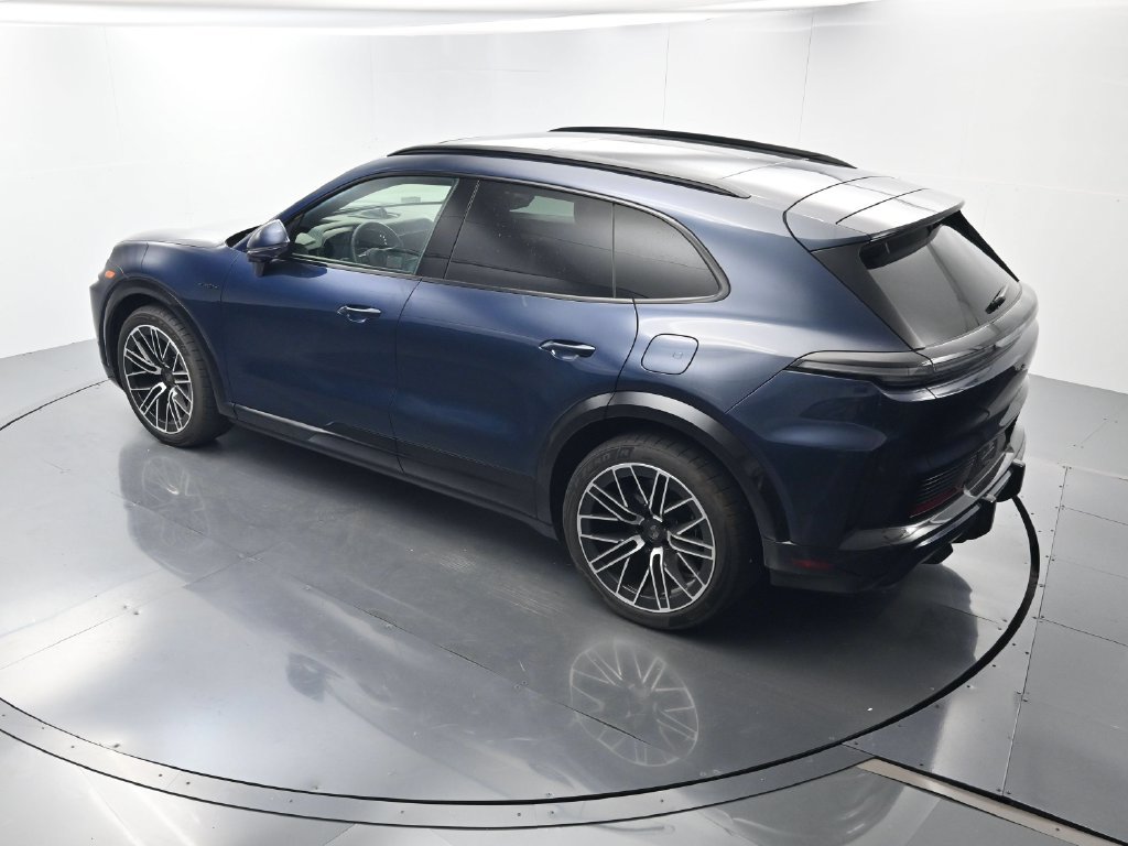Certified 2026 Porsche Cayenne Turbo AWD/4WD image 35