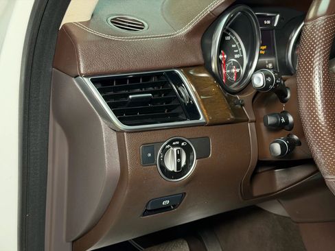 Used 2017 Mercedes-Benz GLS 450 4MATIC image 40