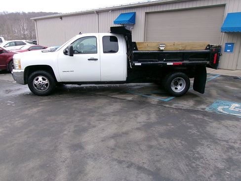 Used 2008 Chevrolet Silverado 3500 W/T image 2