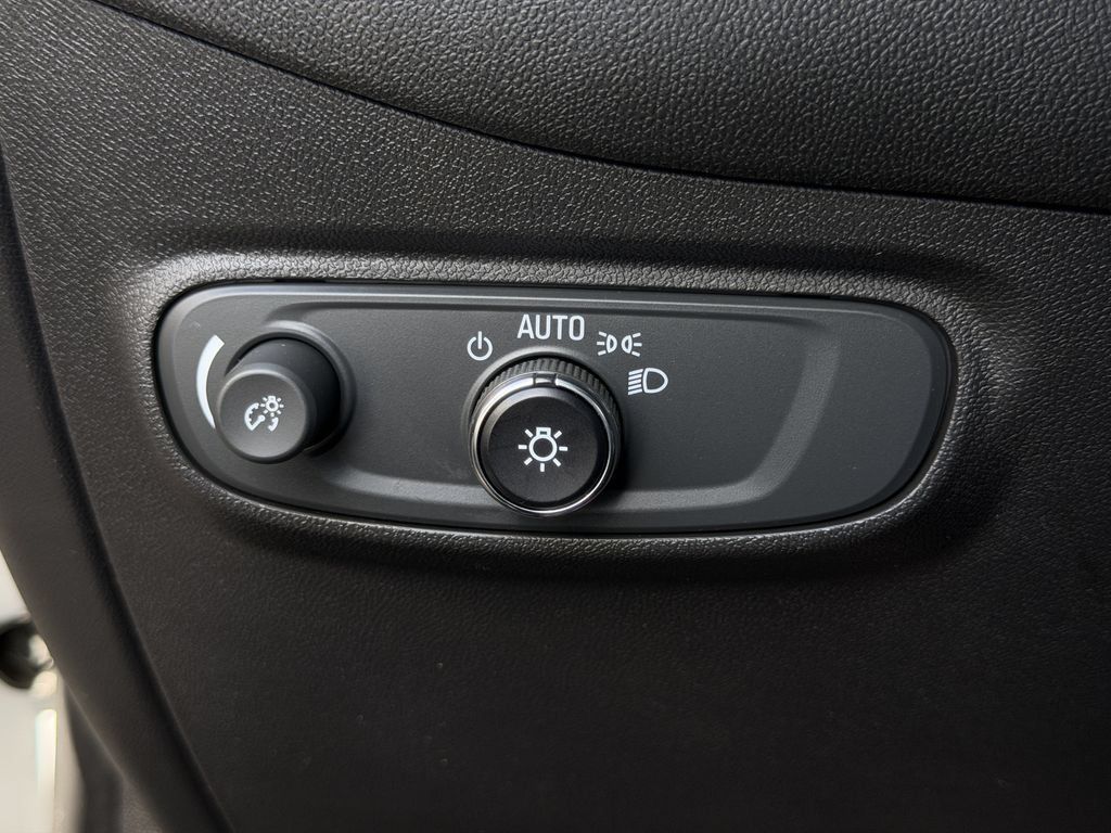 Used 2022 Chevrolet Equinox LT FWD image 21