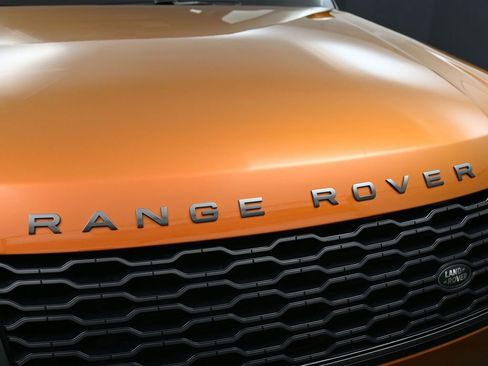 Used 2021 Land Rover Range Rover image 13