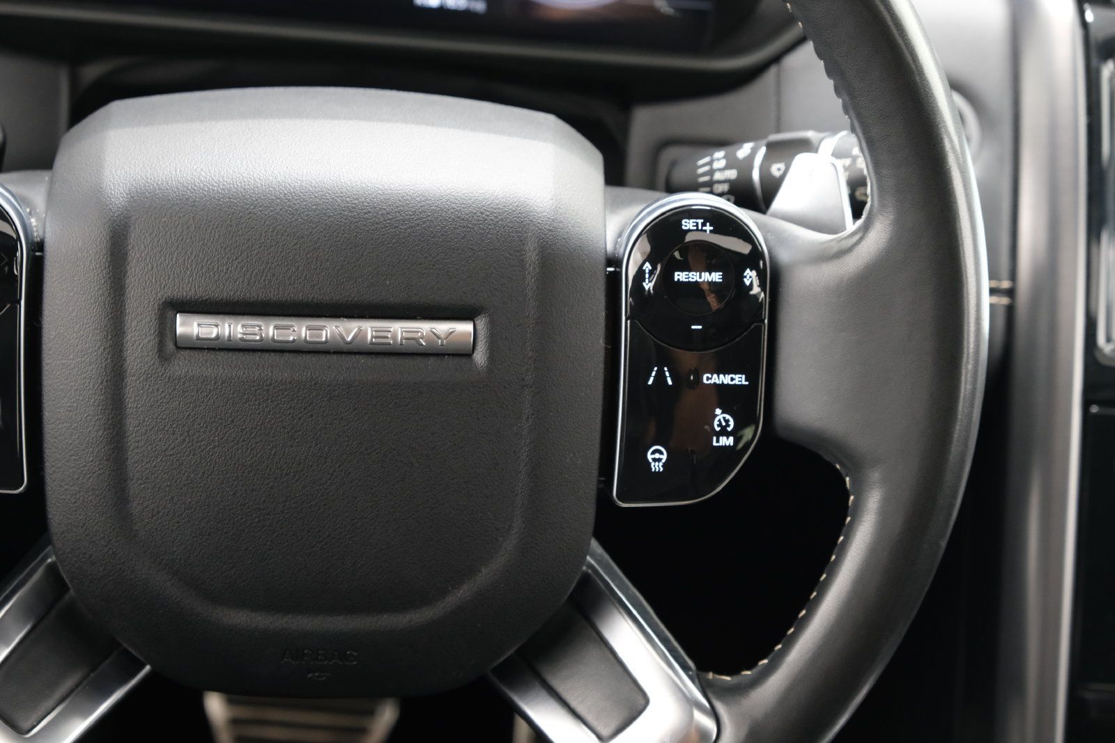 Used 2019 Land Rover Discovery HSE Luxury AWD/4WD image 14