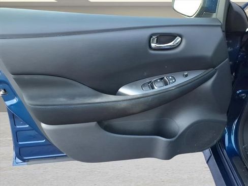 Used 2023 Nissan Leaf S image 14