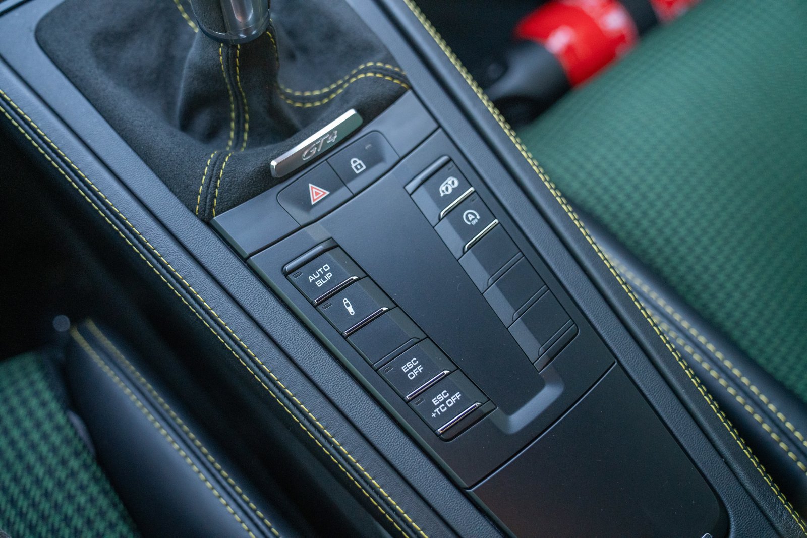 Certified 2022 Porsche 718 Cayman GT4 RWD image 24