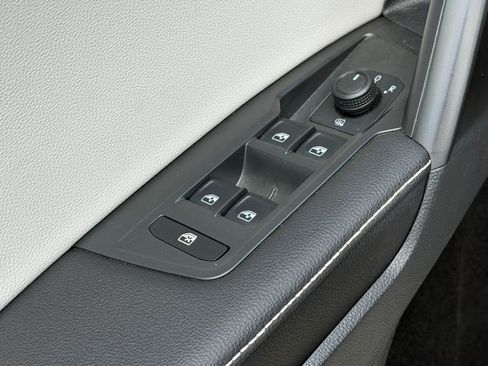 Used 2022 Volkswagen Tiguan S image 21