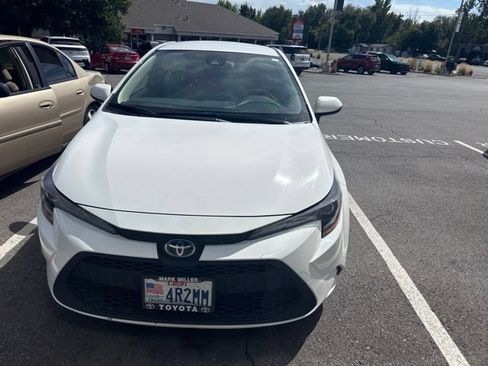 Used 2022 Toyota Corolla LE FWD image 19