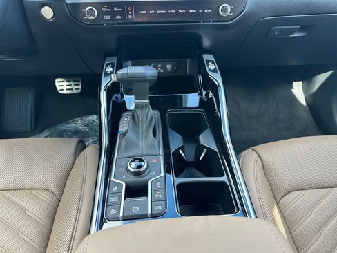 New 2025 Kia Sorento SX Prestige w/ Olive Brown Leather Package image 33