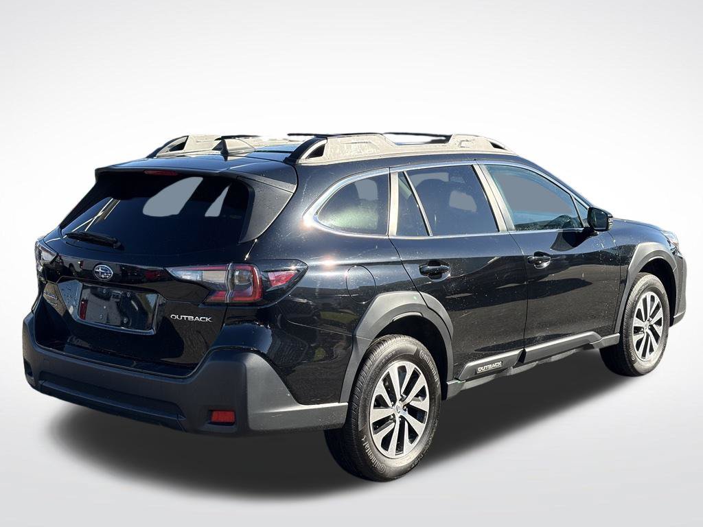 Used 2023 Subaru Outback Premium AWD/4WD image 6