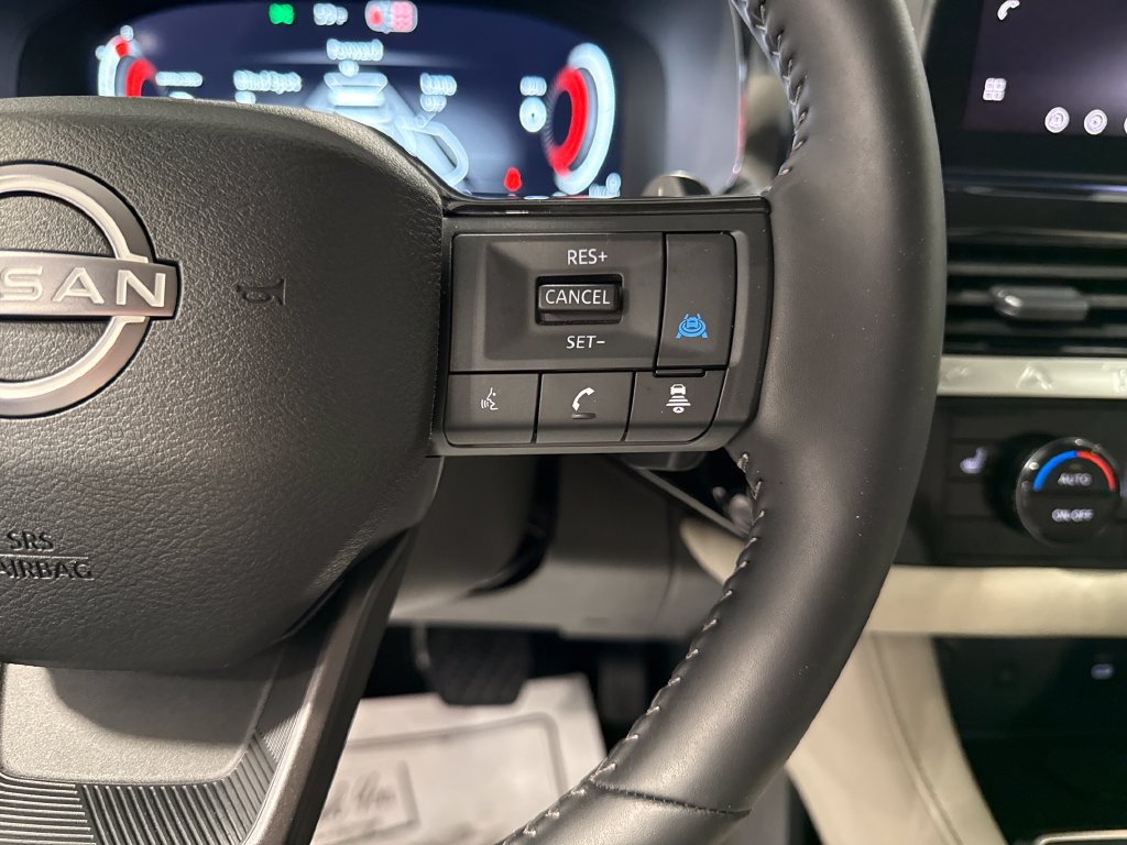 Used 2026 Nissan Pathfinder SL FWD image 4