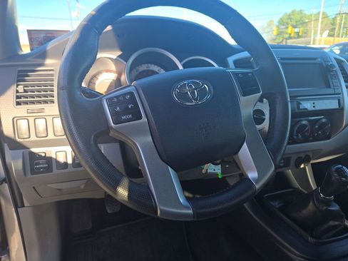 Used 2013 Toyota Tacoma 4x4 Access Cab w/ SR5 Pkg image 13