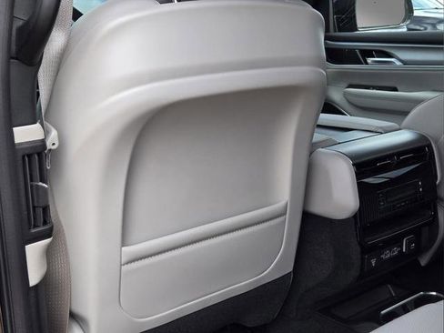 New 2026 Jeep Grand Wagoneer L 2WD image 21