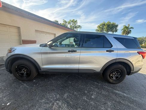 Used 2021 Ford Explorer 4WD Police Interceptor image 3