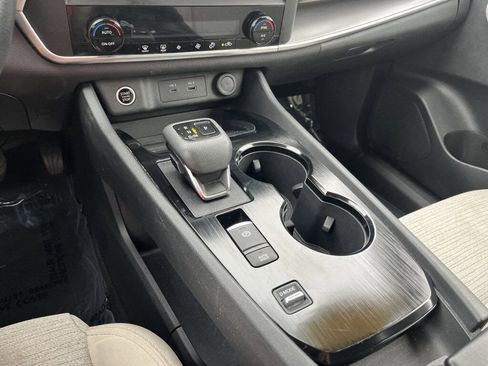 Certified 2023 Nissan Rogue SV image 9