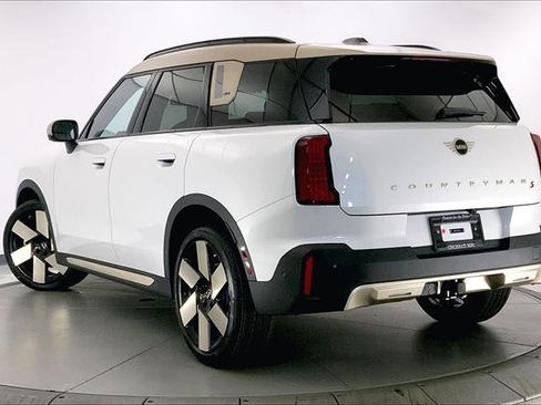 Used 2025 MINI Cooper Countryman S w/ Comfort Package Max image 2