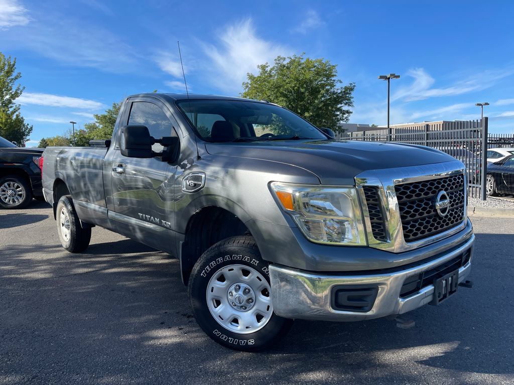 Used 2017 Nissan Titan SV RWD image 1