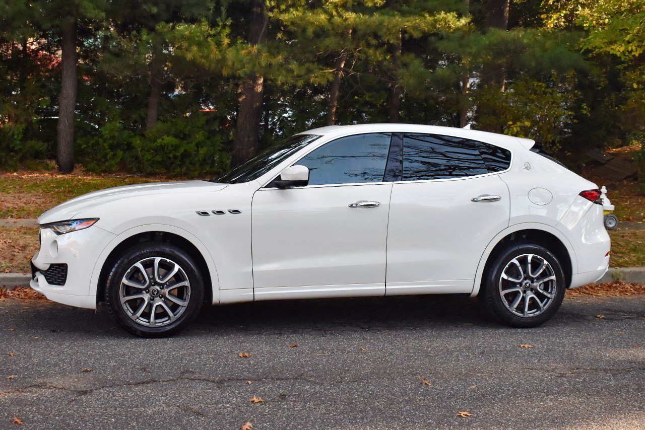 Used 2021 Maserati Levante AWD/4WD image 3