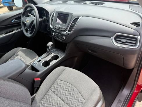 Used 2024 Chevrolet Equinox LT AWD/4WD image 30