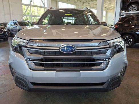 Certified 2025 Subaru Forester Premium AWD/4WD image 5