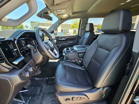 Used 2025 GMC Sierra 1500 SLT image 16