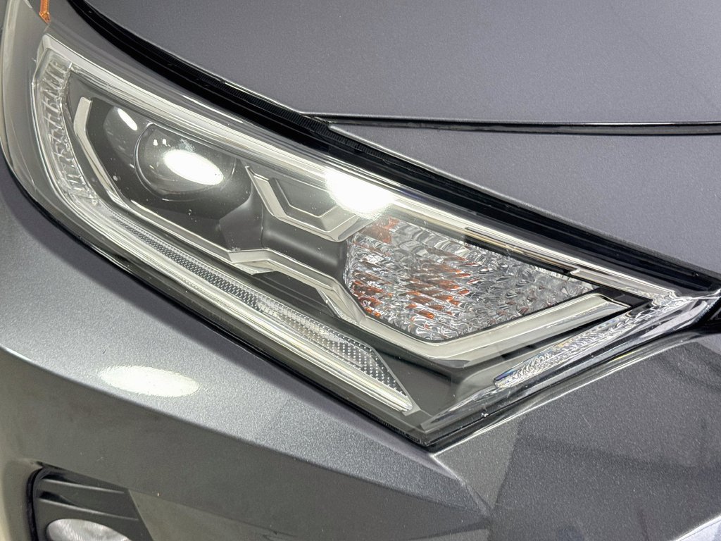 Used 2020 Toyota RAV4 Limited AWD/4WD image 40