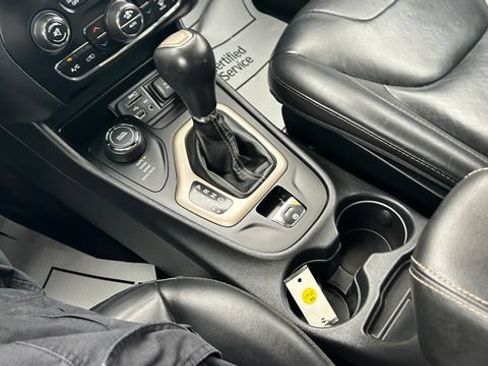 Used 2016 Jeep Cherokee Limited AWD/4WD image 25